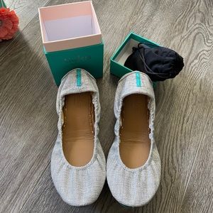 EUC Tieks by Gavrieli Silver Lake (vegan)